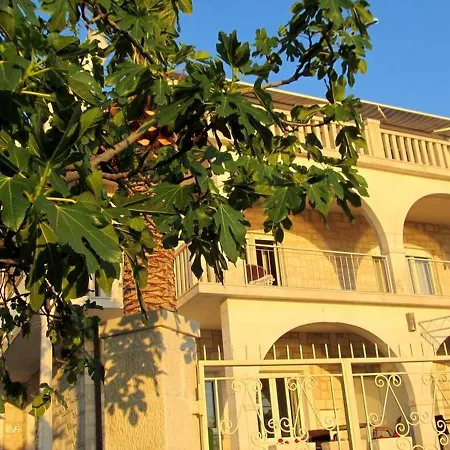 For Two Persons With Sea View In Near The Beach Apartment Trogir